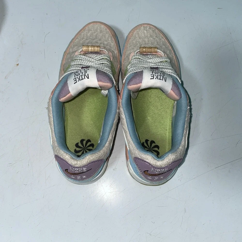 Size 7 womens - Nike Air Max 90 Sun Club